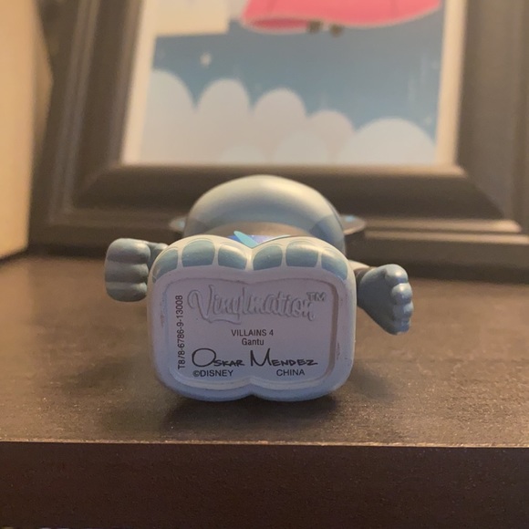 Disney Vinylmations - Villains Series 4 - Gantu - Picture 4 of 4